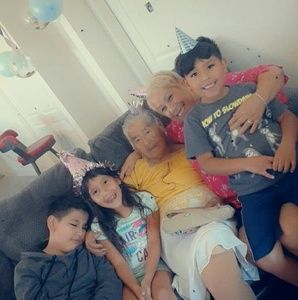 Meet your Posher, Ofelia